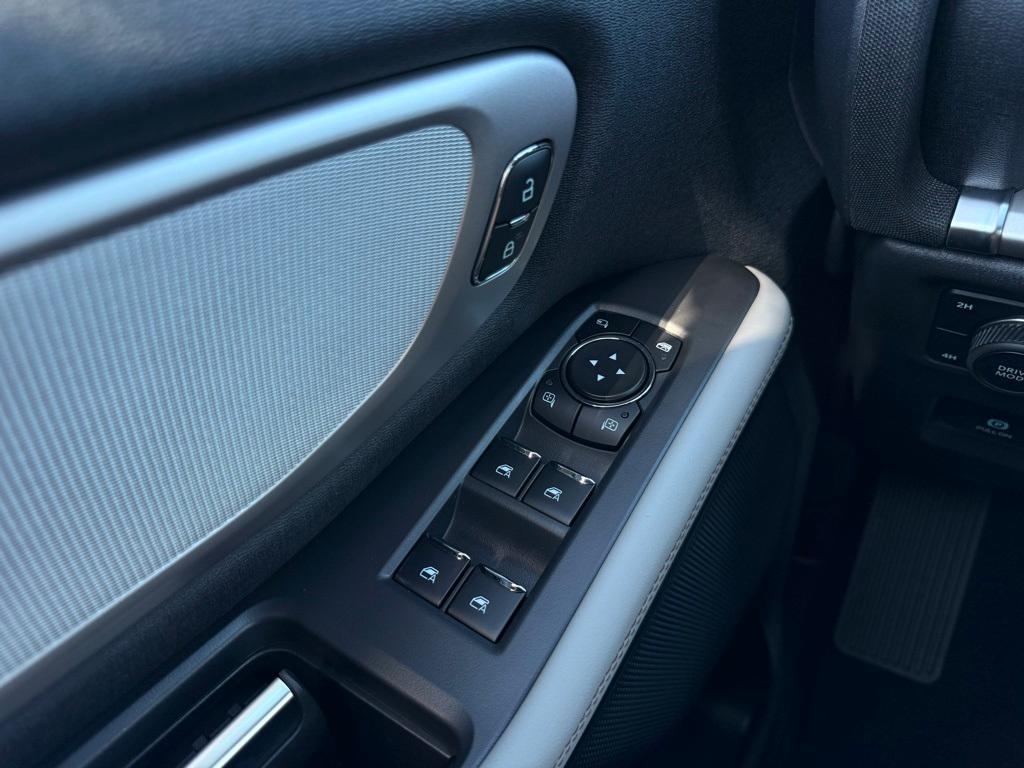 new 2025 Ford Expedition car, priced at $70,990