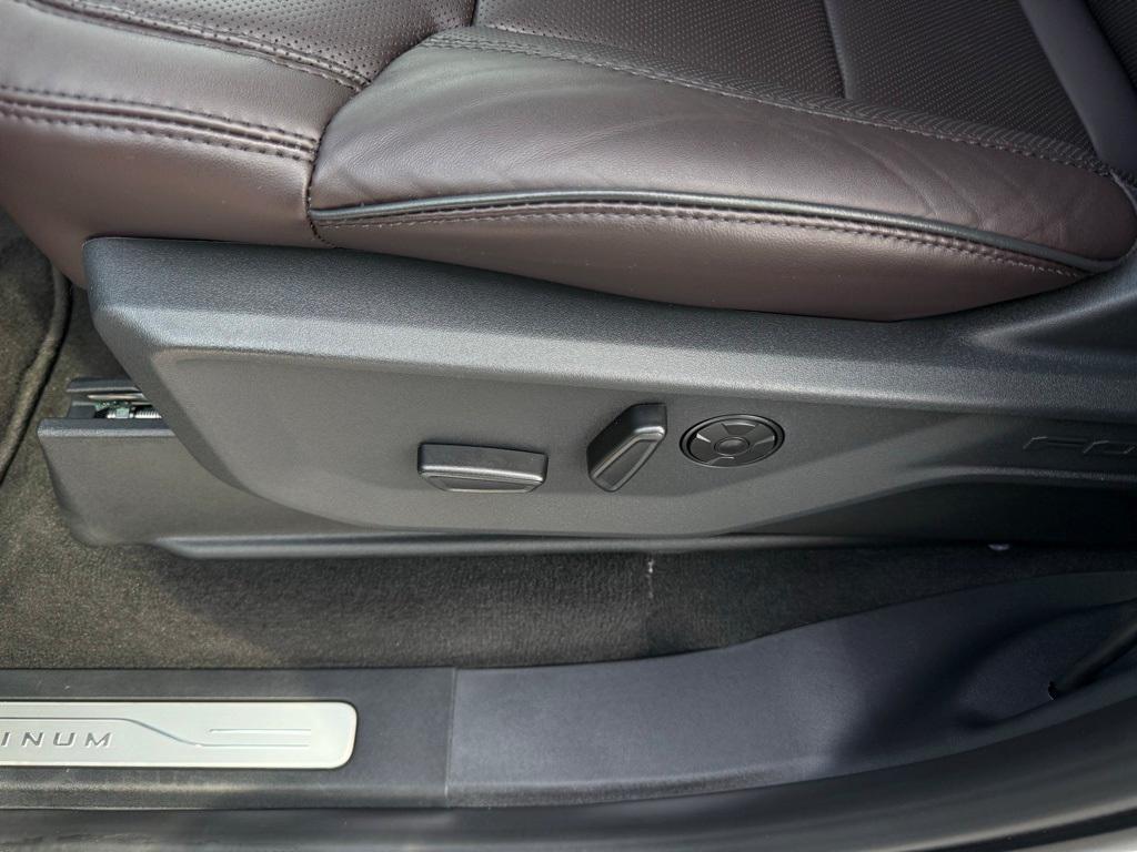 new 2025 Ford Expedition car, priced at $83,990