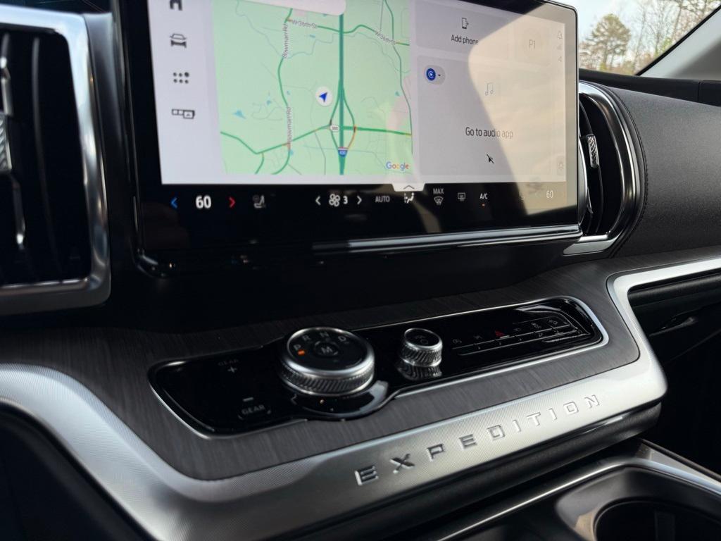 new 2025 Ford Expedition car, priced at $83,990