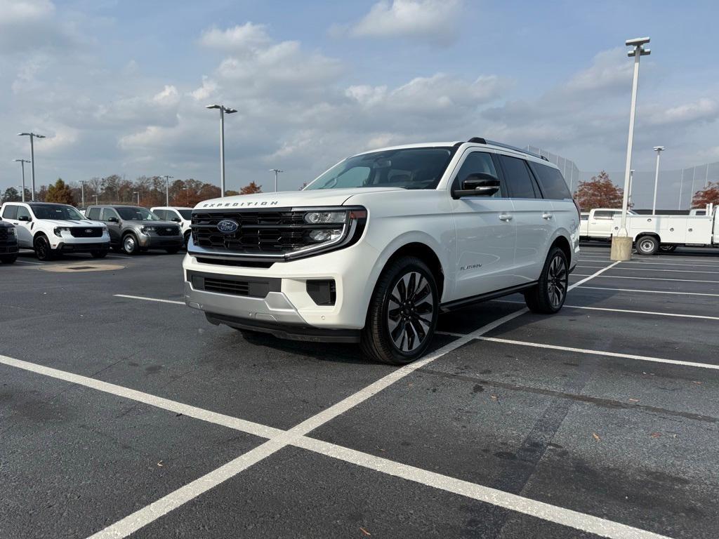 new 2025 Ford Expedition car, priced at $83,990
