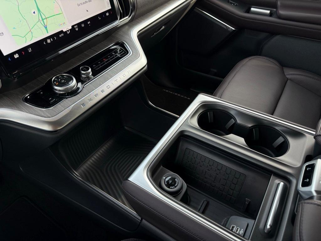 new 2025 Ford Expedition car, priced at $83,990