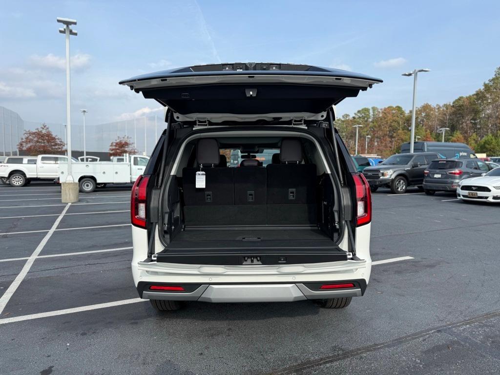 new 2025 Ford Expedition car, priced at $83,990