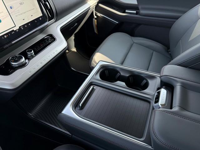 new 2025 Ford Expedition Max car, priced at $75,725