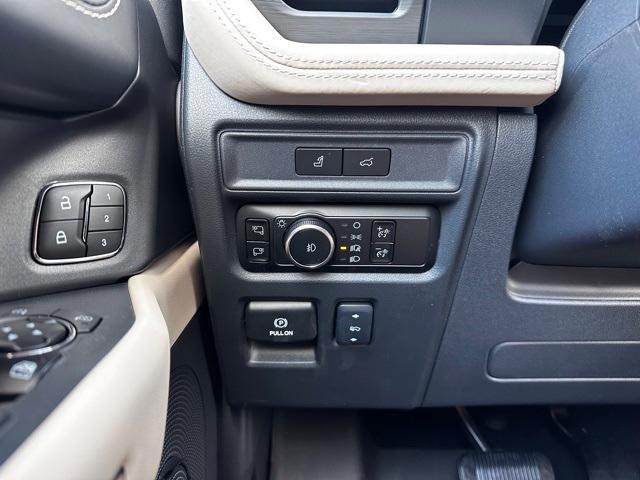 new 2024 Ford Expedition car, priced at $70,189
