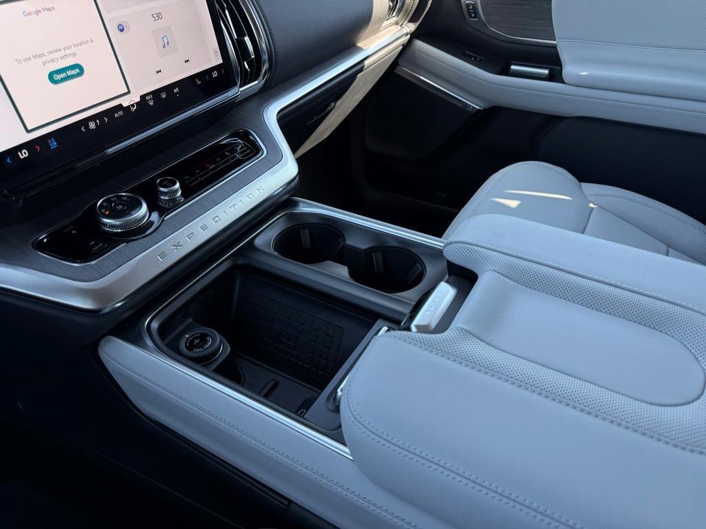 new 2025 Ford Expedition car, priced at $83,990