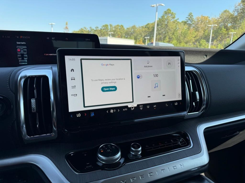 new 2025 Ford Expedition car, priced at $83,990