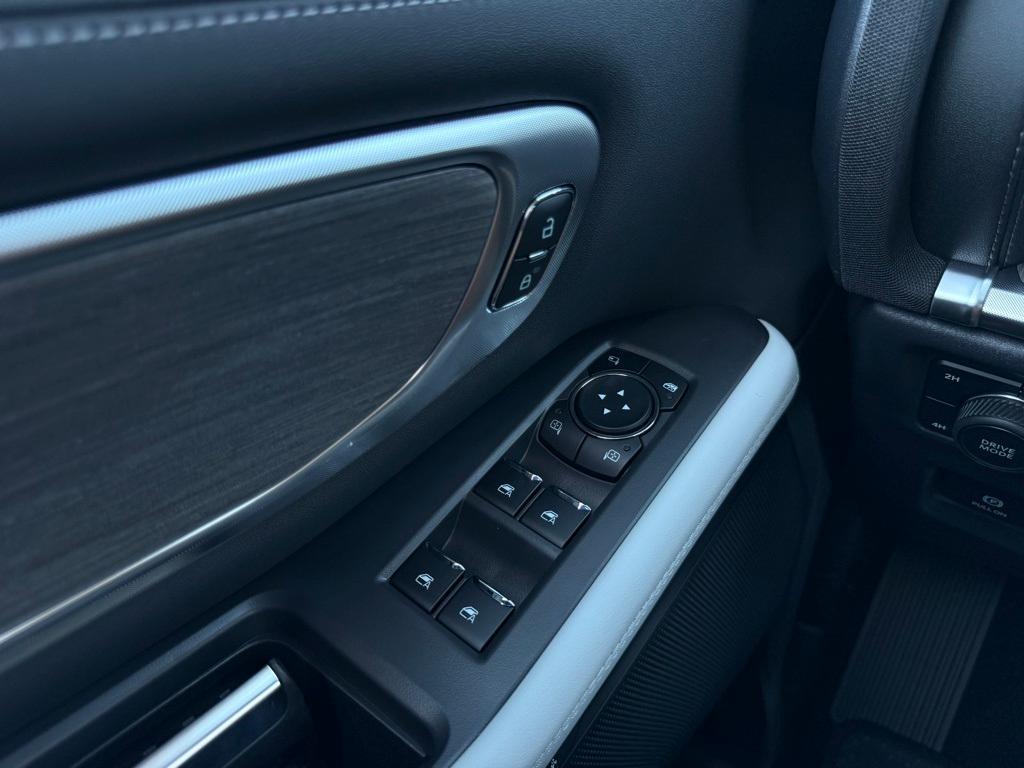 new 2025 Ford Expedition car, priced at $83,990