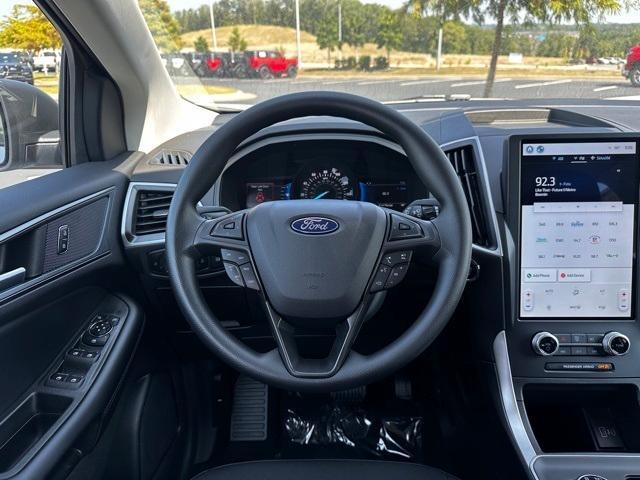 new 2024 Ford Edge car, priced at $30,860