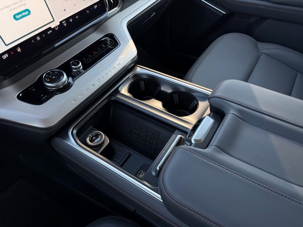 new 2025 Ford Expedition car, priced at $67,990