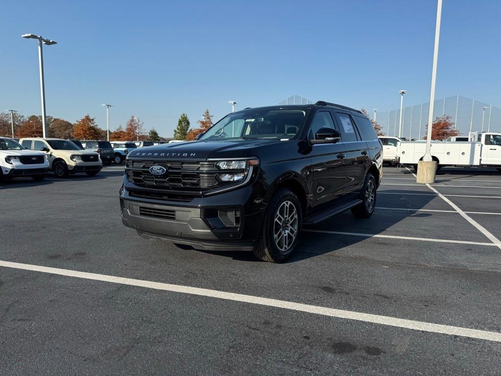 new 2025 Ford Expedition car, priced at $67,990