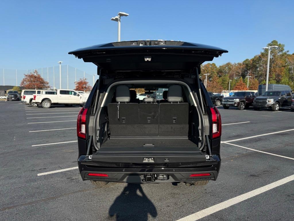 new 2025 Ford Expedition car, priced at $67,990