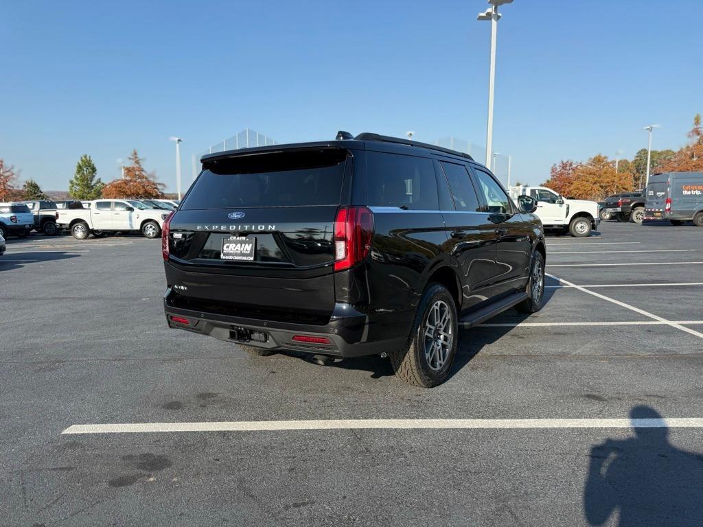 new 2025 Ford Expedition car, priced at $67,990