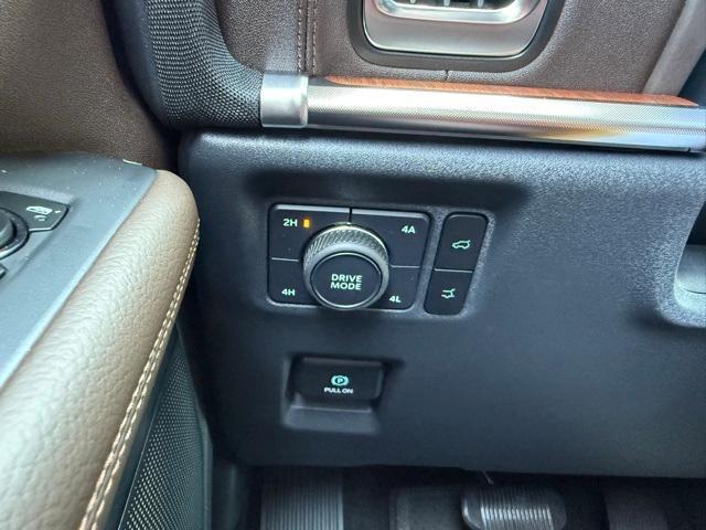 new 2025 Ford Expedition Max car, priced at $90,104