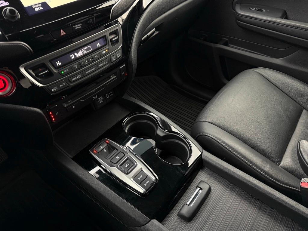 used 2022 Honda Pilot car, priced at $27,887