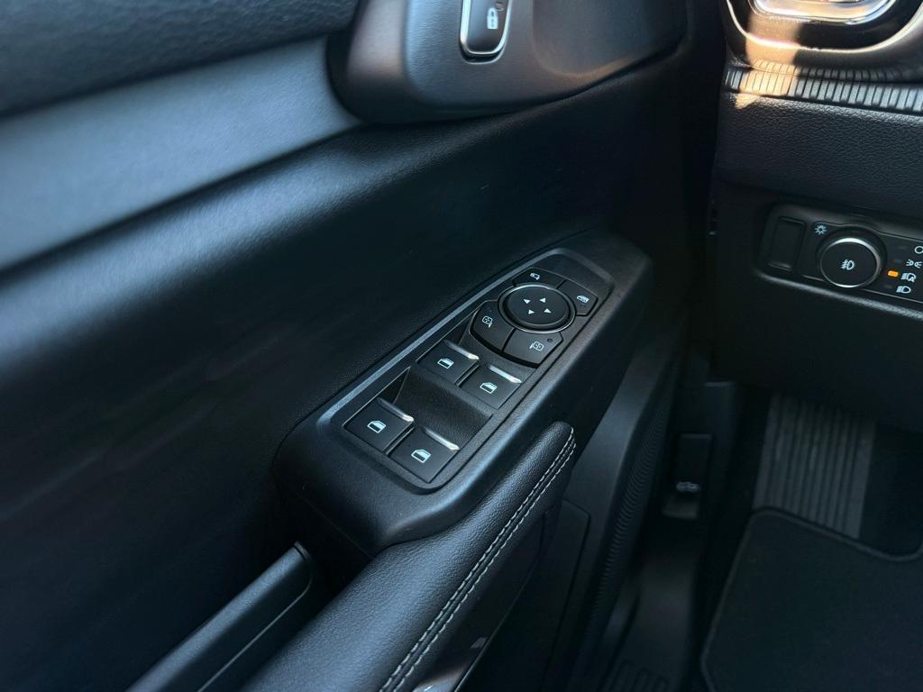 new 2025 Ford Ranger car, priced at $38,990