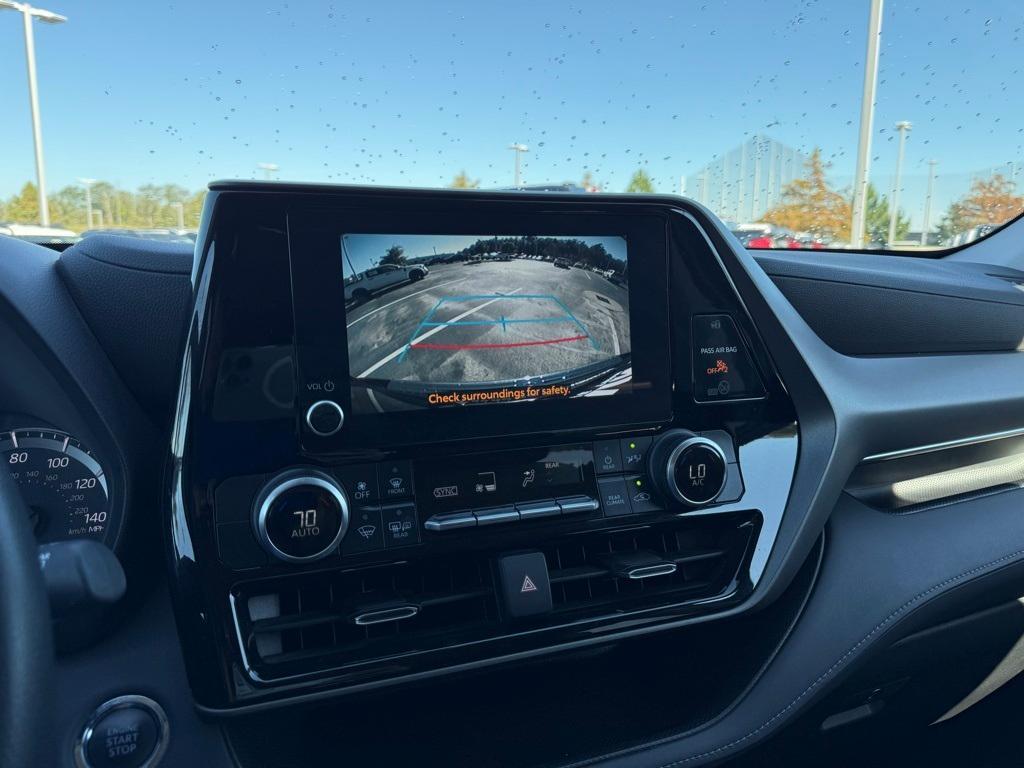 used 2023 Toyota Highlander car, priced at $33,783