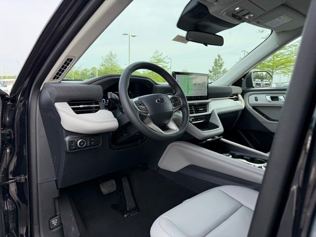 new 2025 Ford Explorer car, priced at $41,617