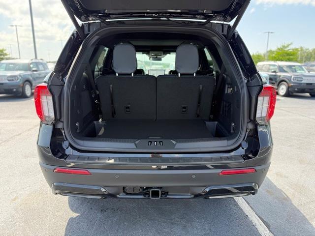 new 2025 Ford Explorer car