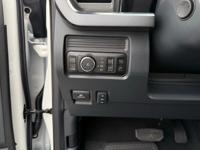 new 2025 Ford F-250 car, priced at $96,394