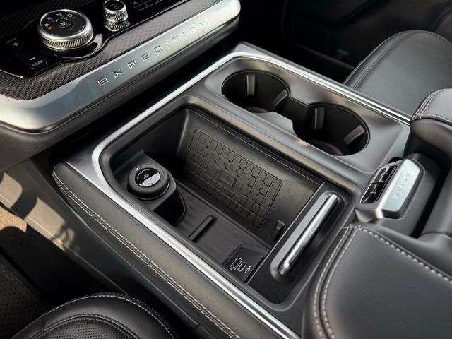 new 2025 Ford Expedition Max car, priced at $86,965