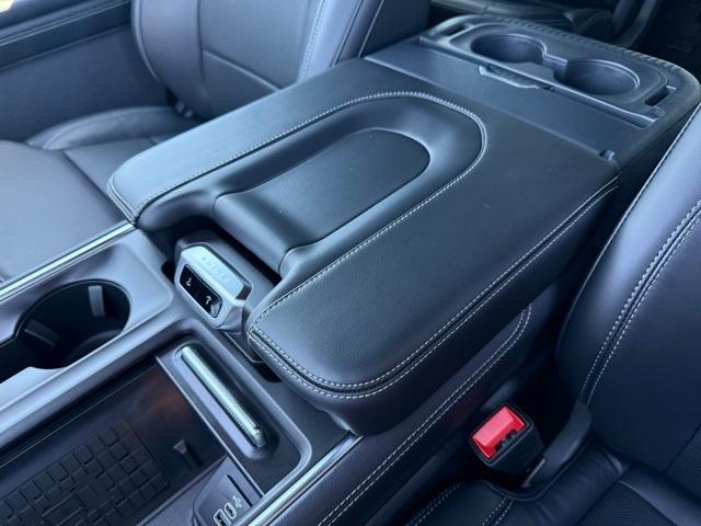 new 2025 Ford Expedition car, priced at $80,990