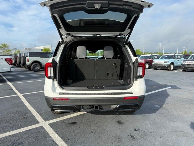 new 2025 Ford Explorer car