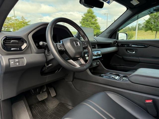 used 2023 Honda Pilot car, priced at $40,900