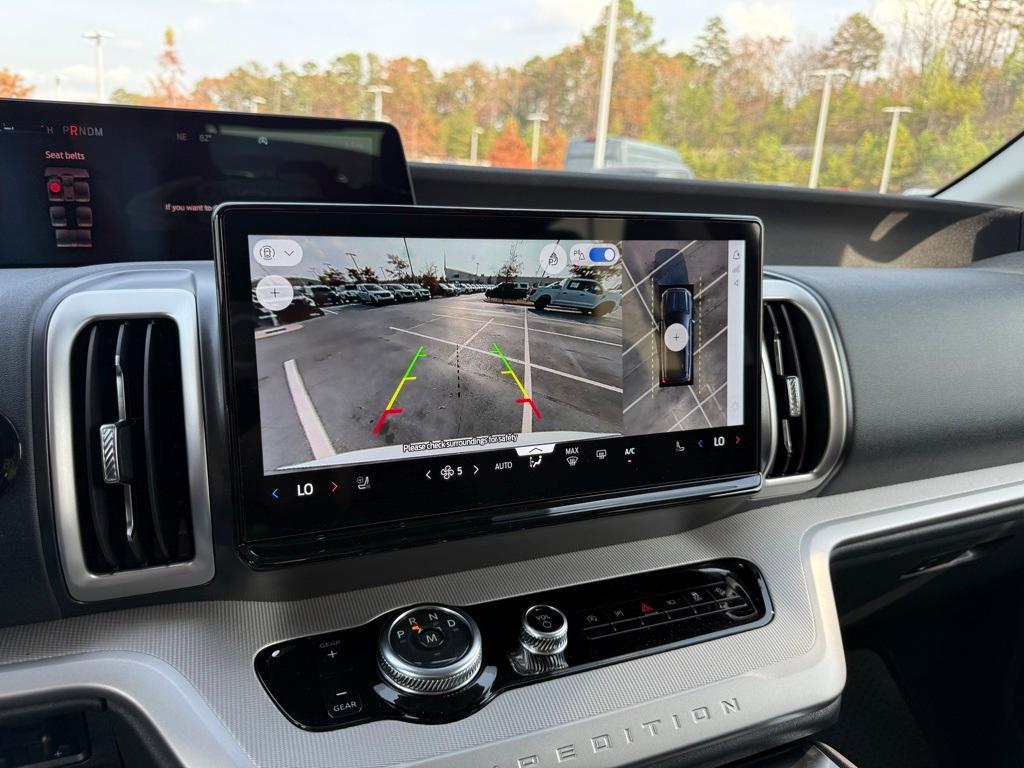 new 2025 Ford Expedition car, priced at $67,990