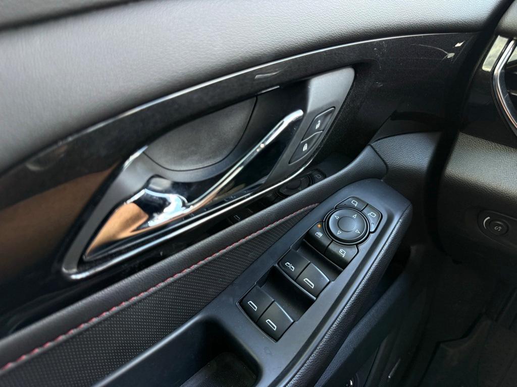 used 2022 Chevrolet Traverse car, priced at $28,997