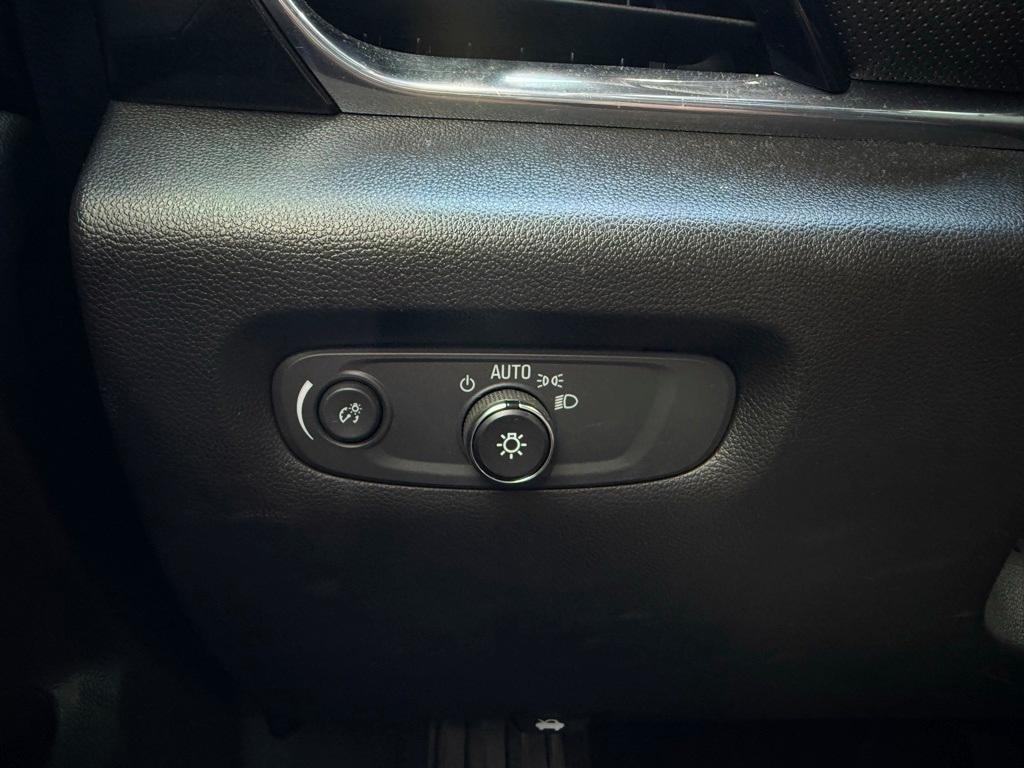 used 2022 Chevrolet Traverse car, priced at $28,997