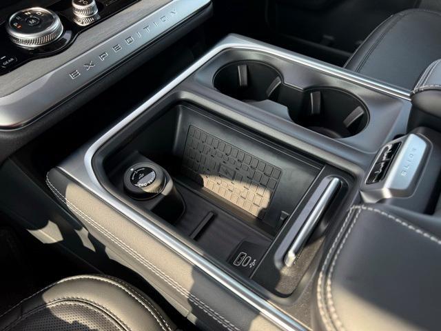 new 2025 Ford Expedition car, priced at $80,230
