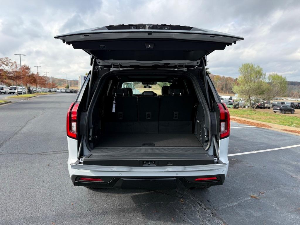 new 2025 Ford Expedition car, priced at $79,990