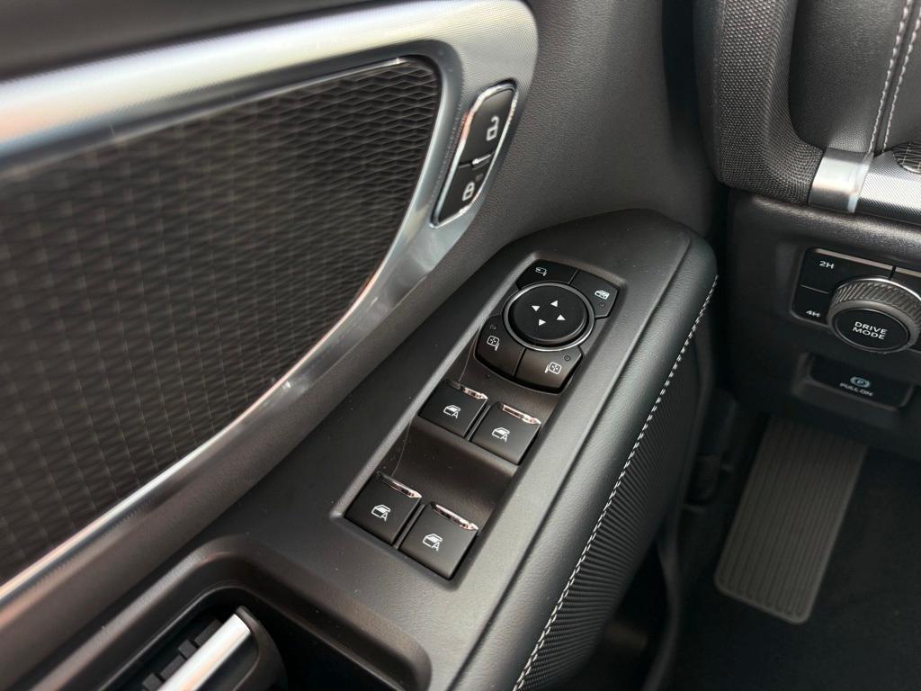 new 2025 Ford Expedition car, priced at $79,990