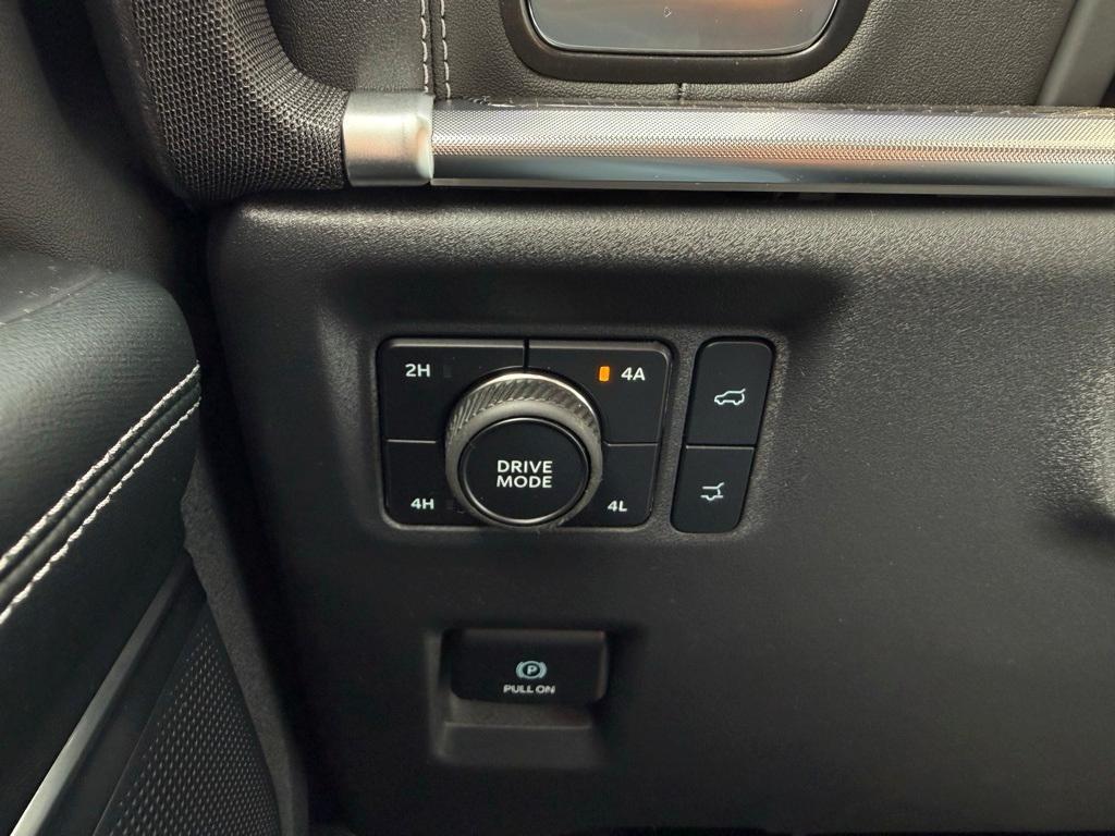 new 2025 Ford Expedition car, priced at $79,990