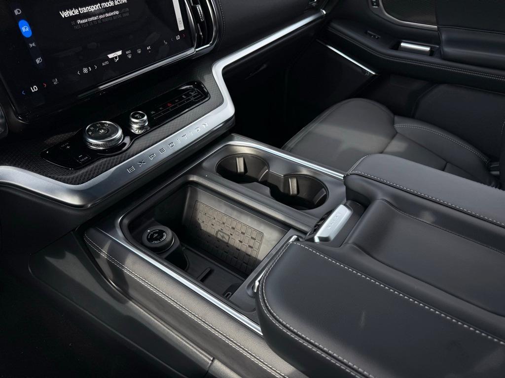 new 2025 Ford Expedition car, priced at $79,990