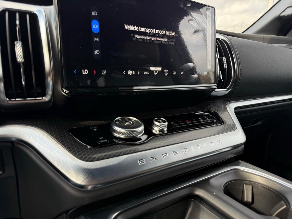new 2025 Ford Expedition car, priced at $79,990