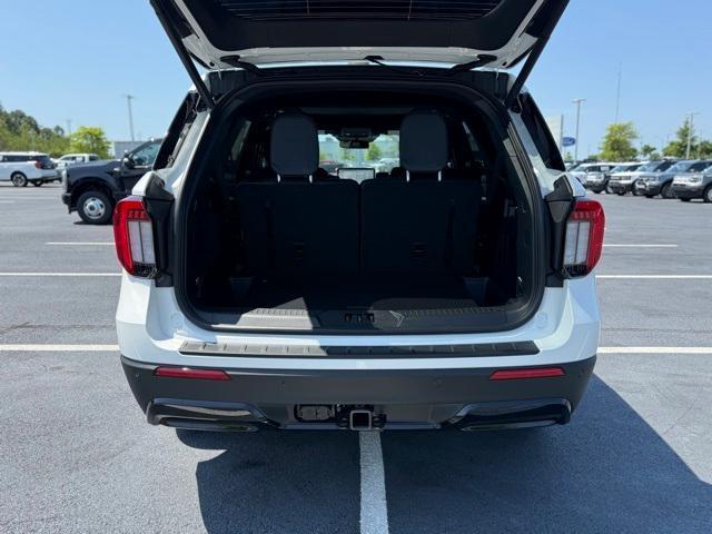 new 2025 Ford Explorer car
