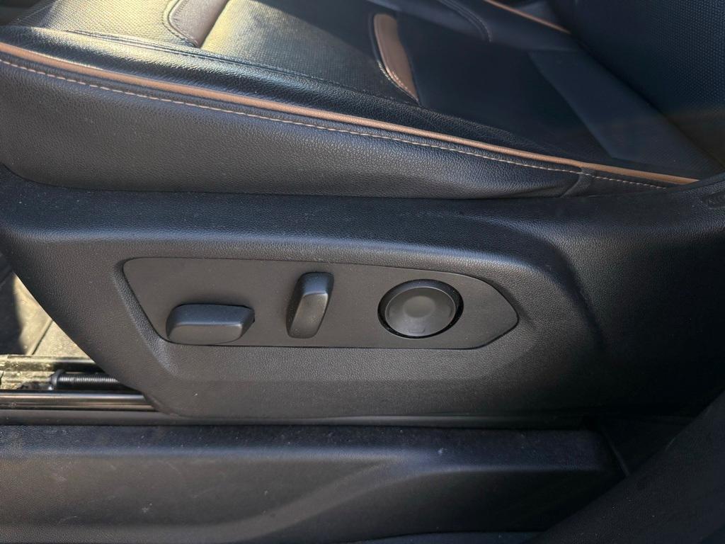 used 2021 GMC Yukon car, priced at $45,700