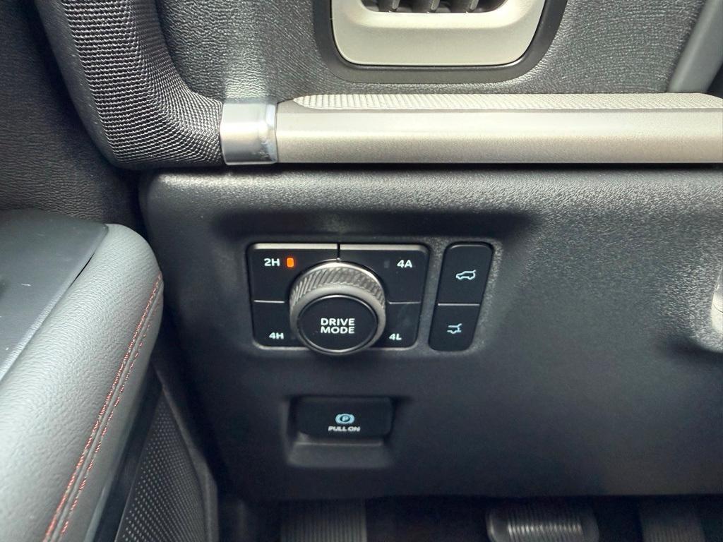 new 2025 Ford Expedition car, priced at $67,990