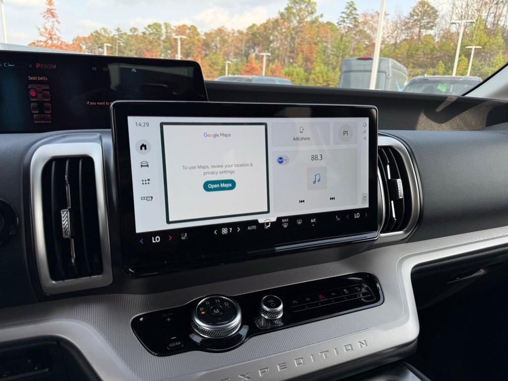 new 2025 Ford Expedition car, priced at $67,990