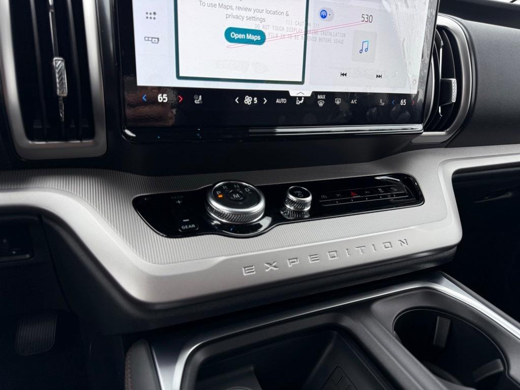new 2025 Ford Expedition car, priced at $67,990