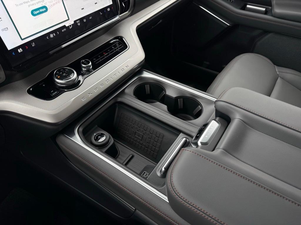 new 2025 Ford Expedition car, priced at $67,990