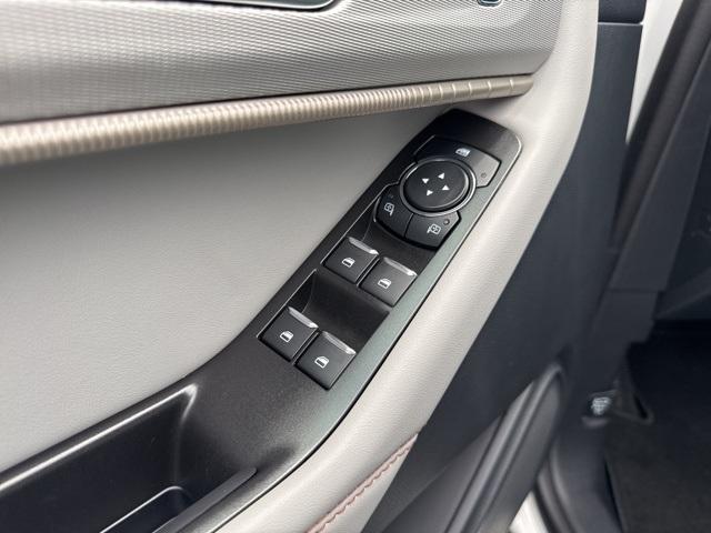 new 2025 Ford Explorer car, priced at $42,423