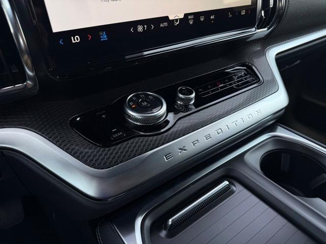 new 2025 Ford Expedition car, priced at $80,990