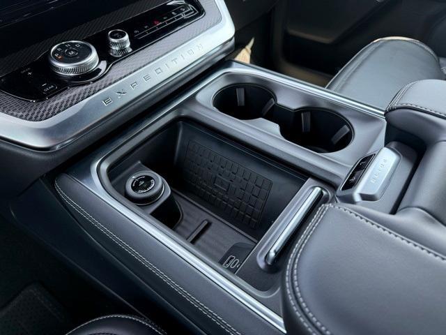 new 2025 Ford Expedition car, priced at $80,990