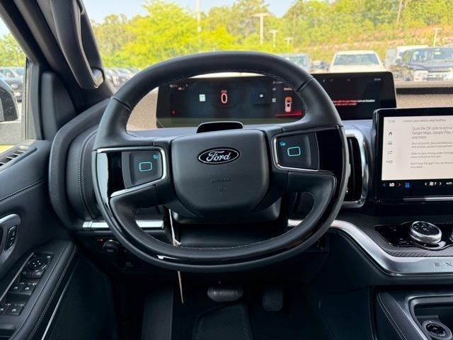 new 2025 Ford Expedition car, priced at $80,990