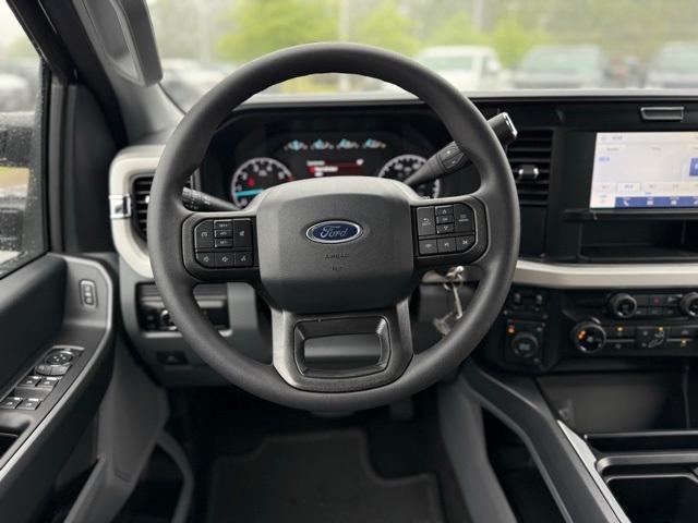new 2025 Ford F-350 car, priced at $61,700