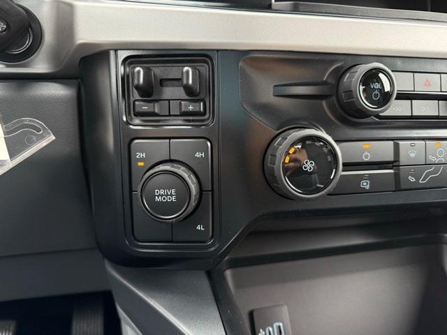new 2025 Ford F-350 car, priced at $61,700
