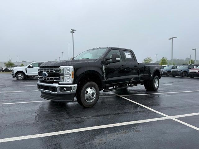 new 2025 Ford F-350 car, priced at $61,700