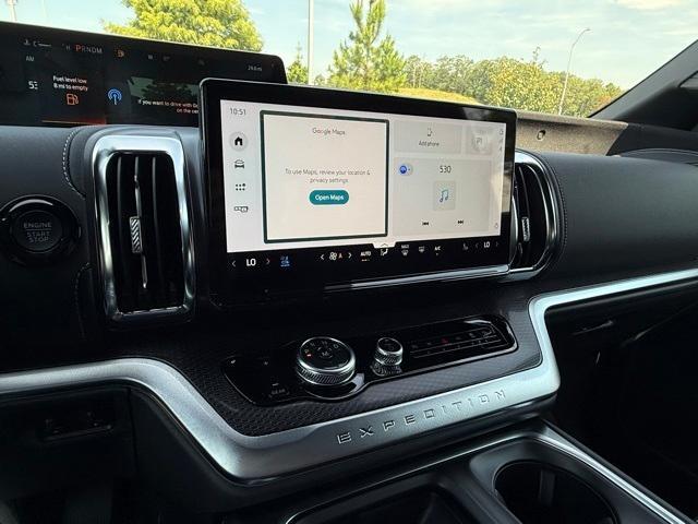 new 2025 Ford Expedition car, priced at $82,970